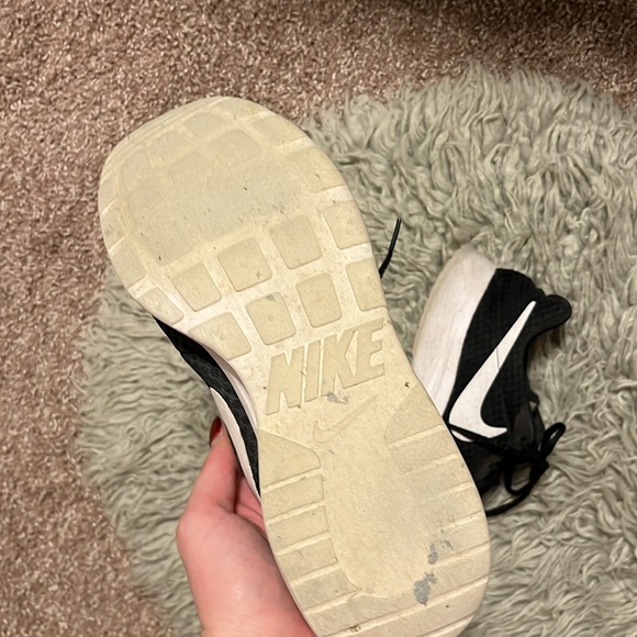 Women’s Black Nike Tajun Run Sneakers👟 - Picture 7 of 8